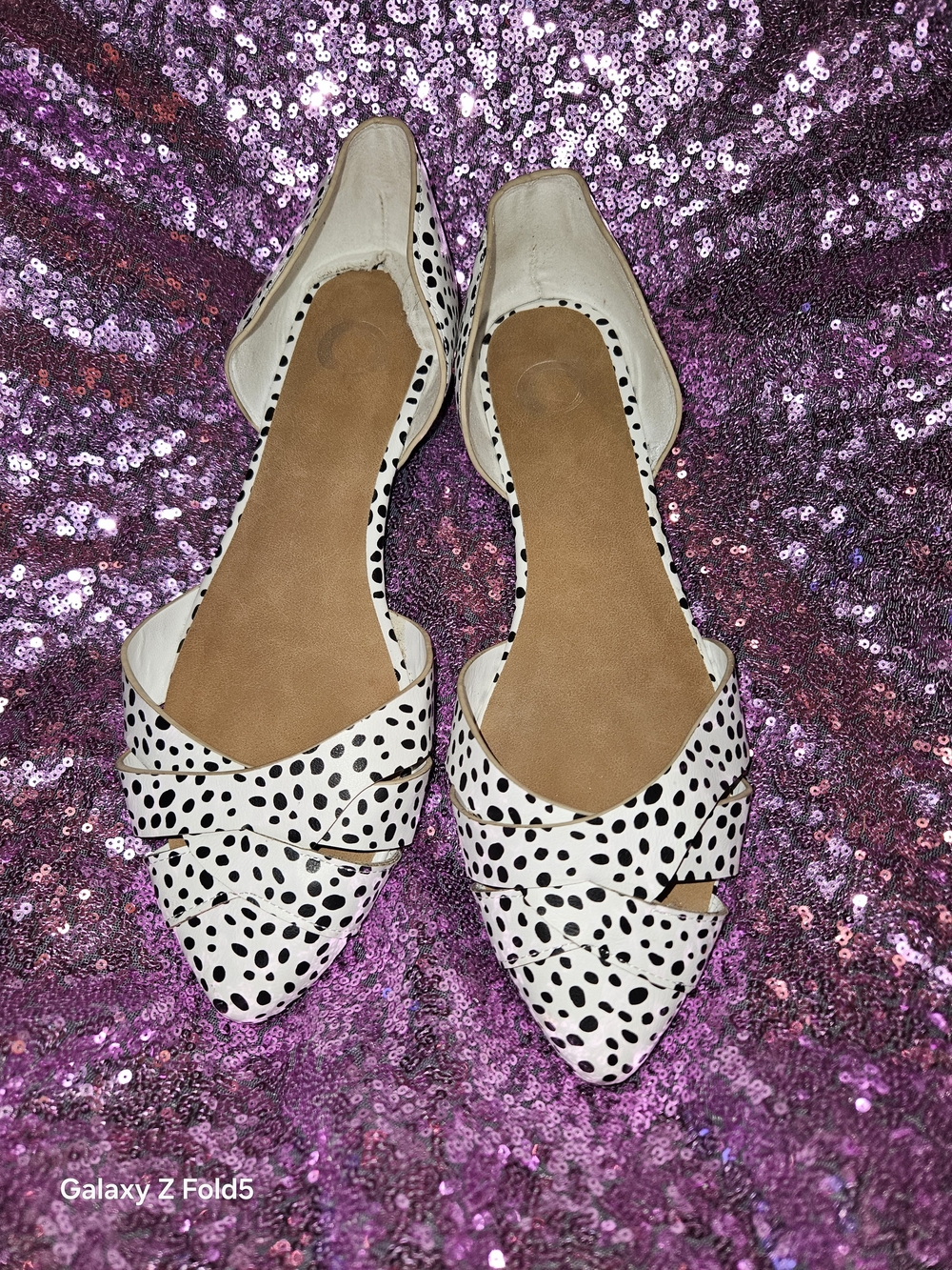 Women’s Polka Dot Pointed  Flats - White/Black